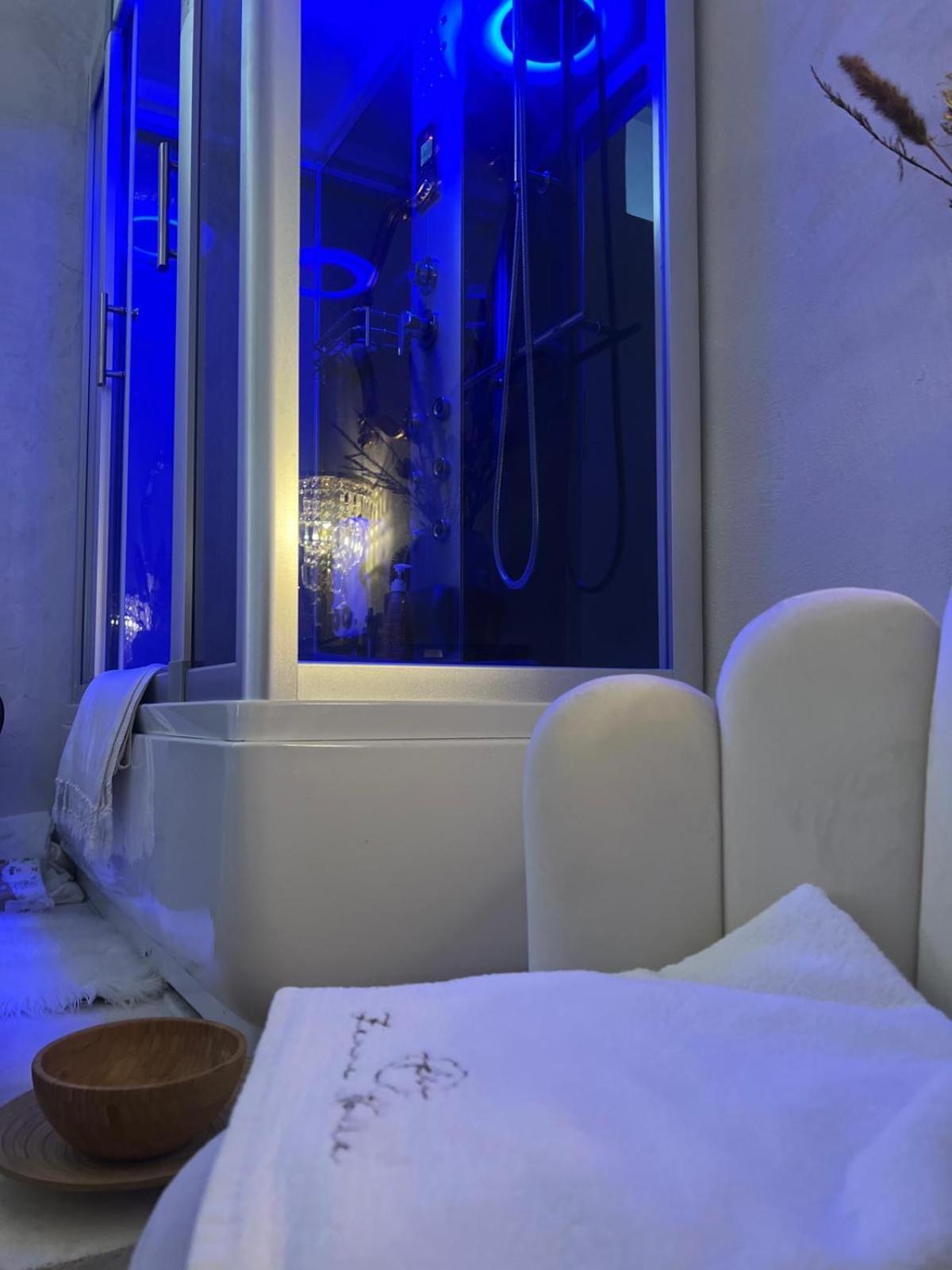 Femme Noir Luxury Spa Experience San Nicola La Strada Exterior photo